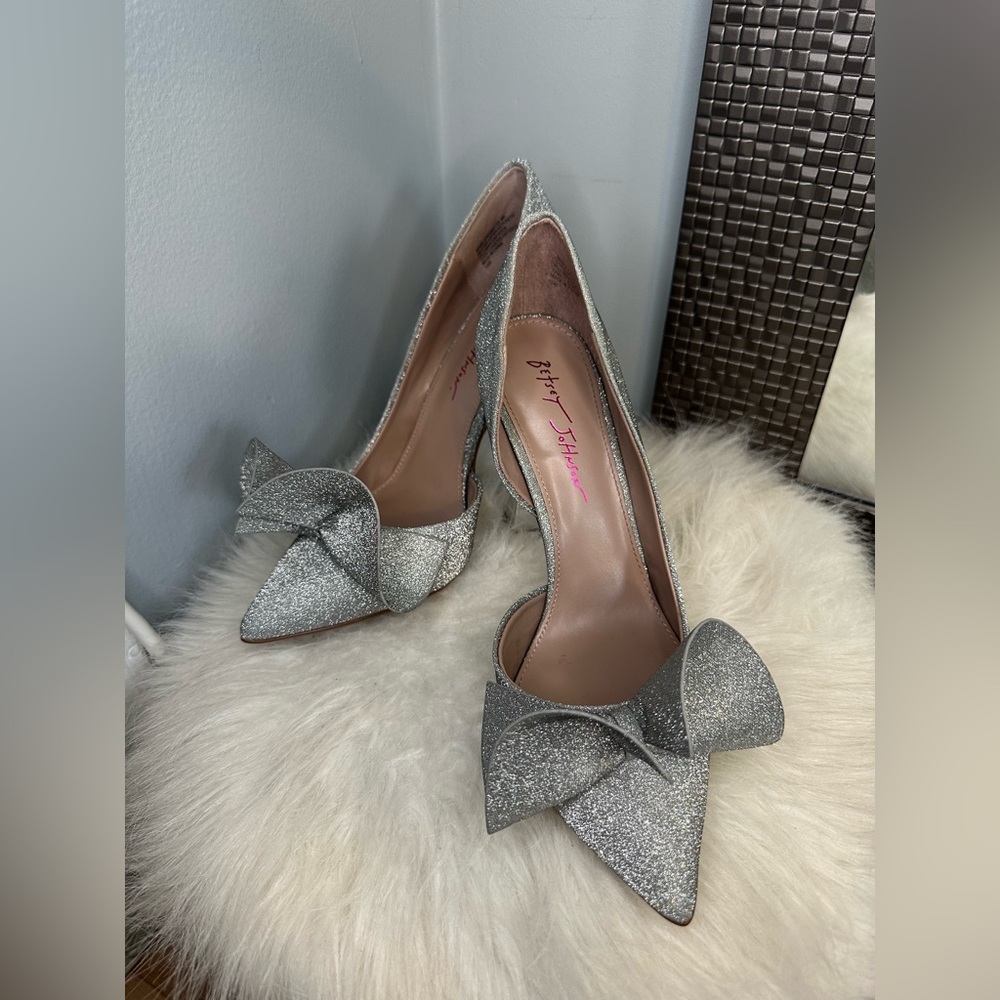 Betsey Johnson Silver Glitter Pointed Toe Pumps with Bow